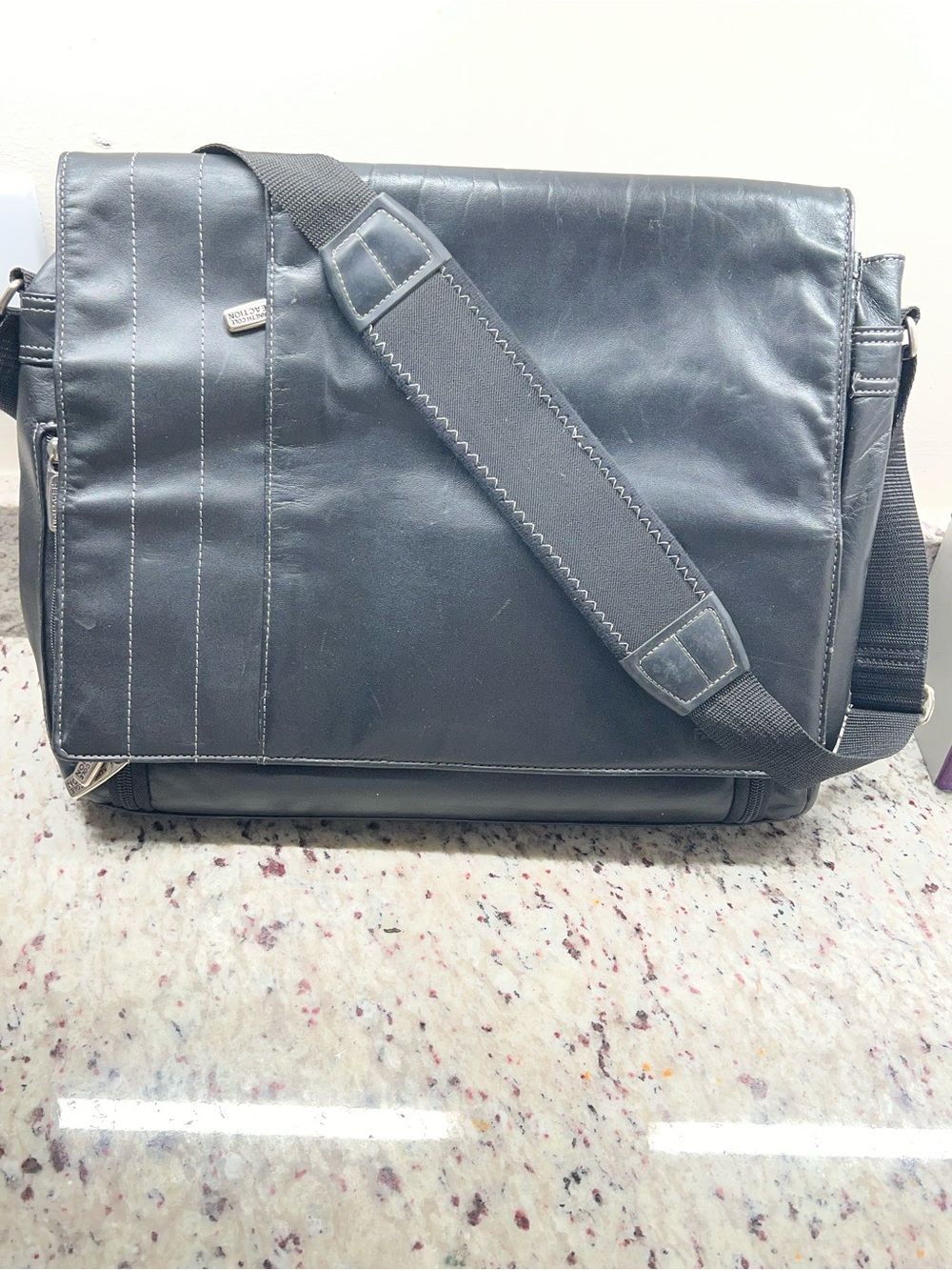 Kenneth Cole Reaction Black Leather Messenger Bag